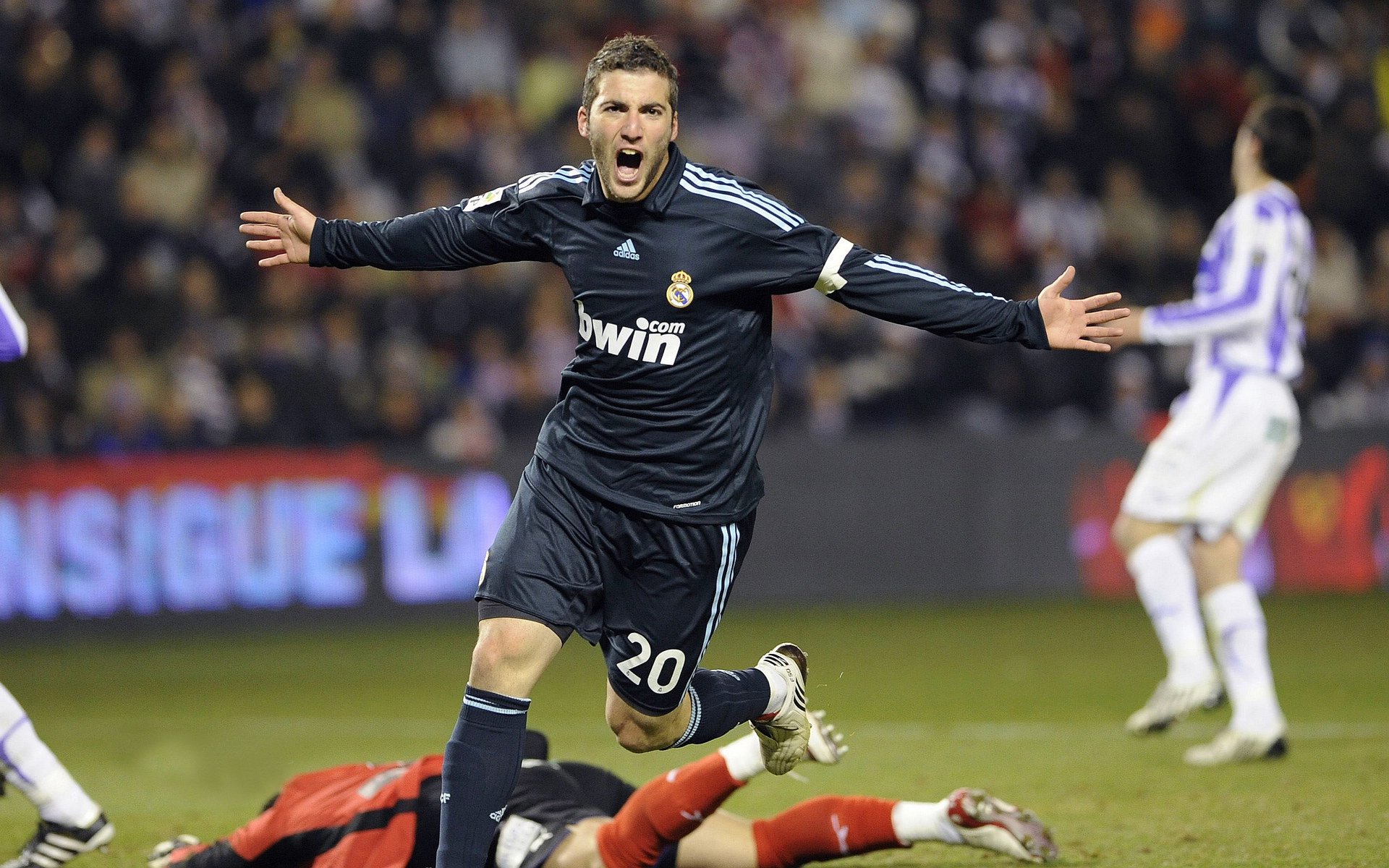 世界杯后:多国图书馆推出“足球与社会”书单 推荐阅读量大增